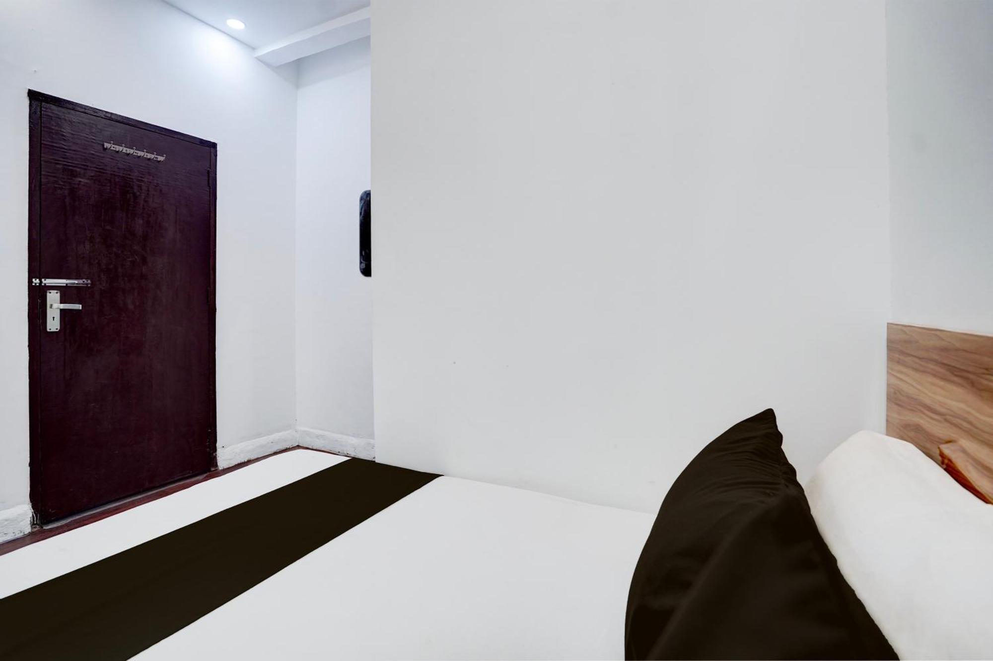Hotel O Le Empire Stay House นิวเดลี ภายนอก รูปภาพ